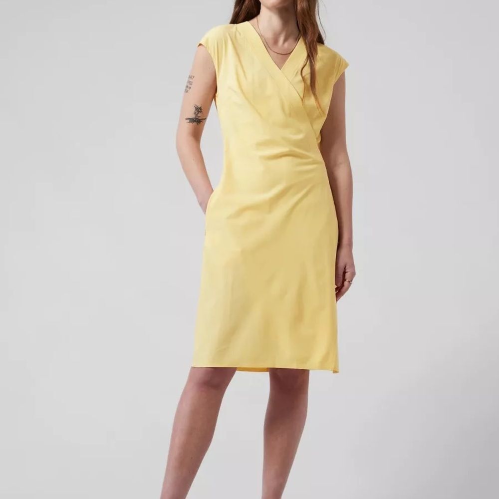 Athleta Newport Wrap Dress Yellow City Stripes 1X